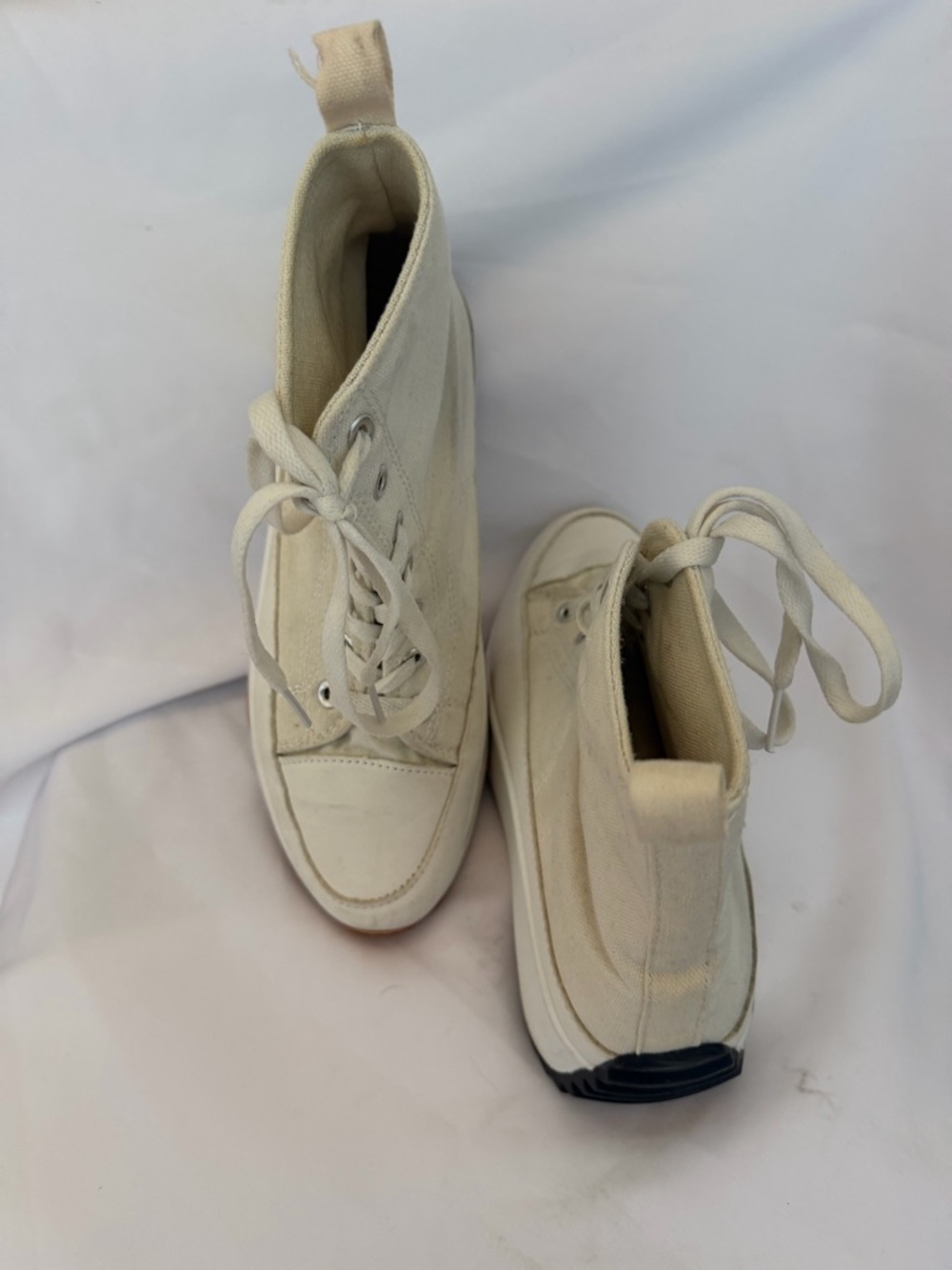 MADRAG Cream High-Top Lace-Up Platform Sneakers with Contrasting Lug Sole - Picture 5 of 15